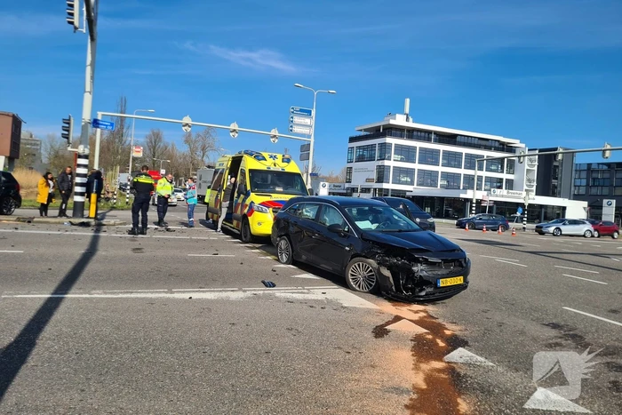 Flinke schade door botsing met drie voertuigen
