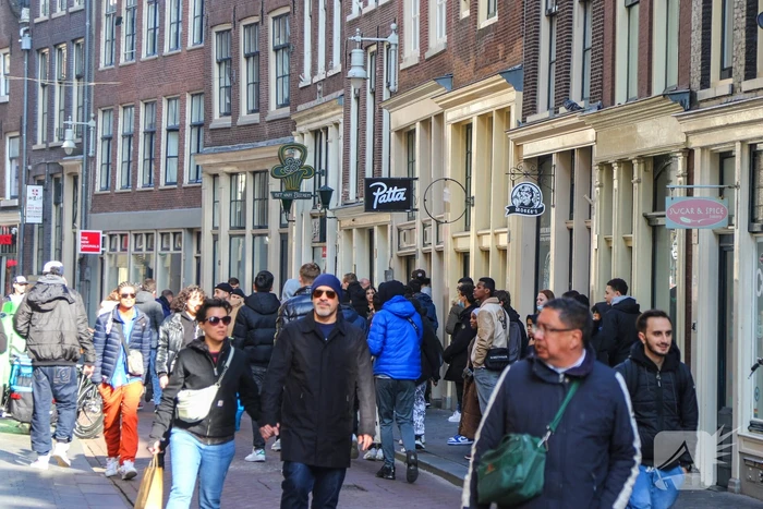 Enorme menigte voor meet-and-greet rapper Central Cee