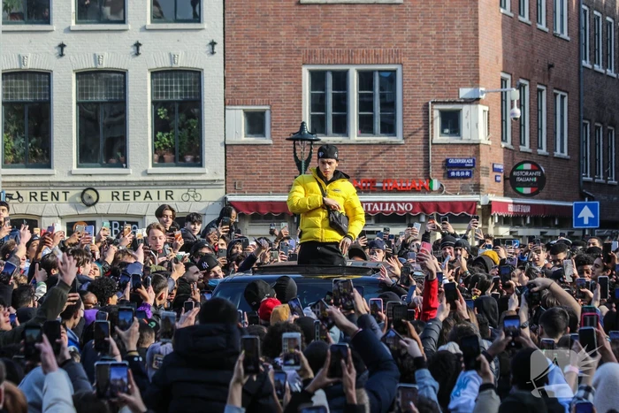Enorme menigte voor meet-and-greet rapper Central Cee