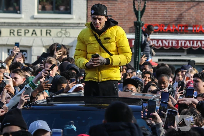 Enorme menigte voor meet-and-greet rapper Central Cee