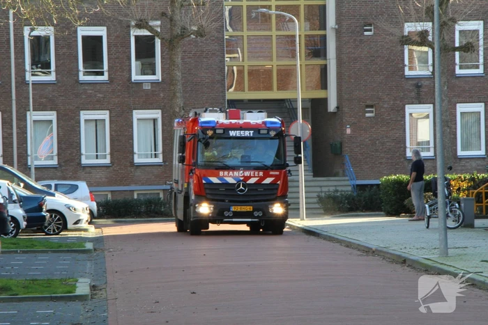 Omwonenden zien rook in portiekwoning