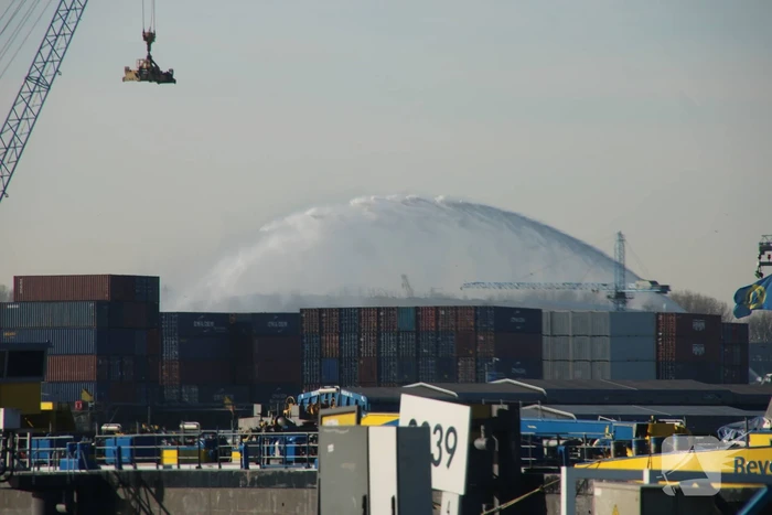 Veel rook bij brand in afvalverwerkingsbedrijf
