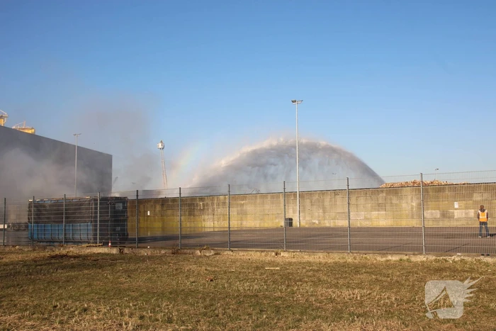Veel rook bij brand in afvalverwerkingsbedrijf