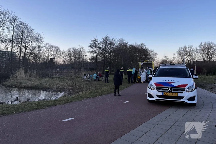 Twee fietsers hard ten val