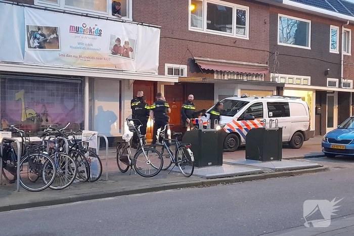 Grote politie-inzet voor inval in twee panden