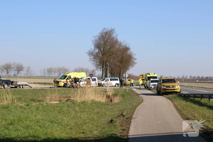 Brommerrijder gewond bij botsing met bestelbus