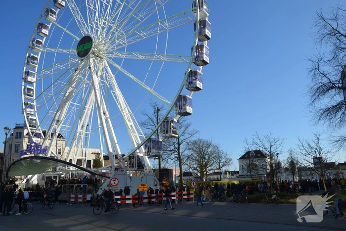 Enorme rij voor gratis rondje in Arcadia-reuzenrad