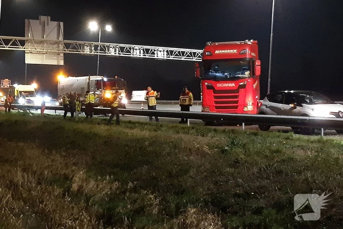 Botsing tussen vrachtwagen en auto