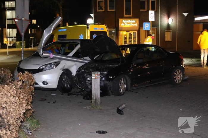 Enorme ravage na botsing, bestuurder aangehouden