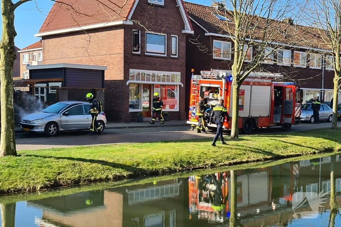 Auto zwaar beschadigd vanwege brand