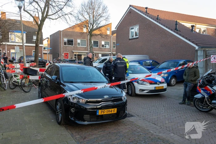 Bestelbus beschoten vanuit rijdende auto