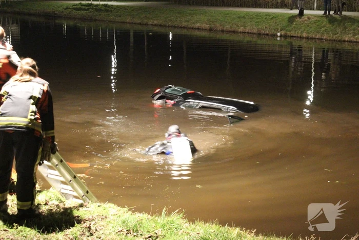 Bestuurder aangehouden na auto te water