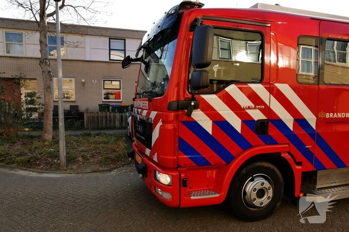 Jong kind opgesloten in woning nadat deur dichtvalt