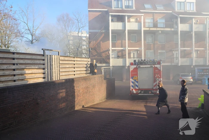 Veel rookontwikkeling bij uitslaande autobrand