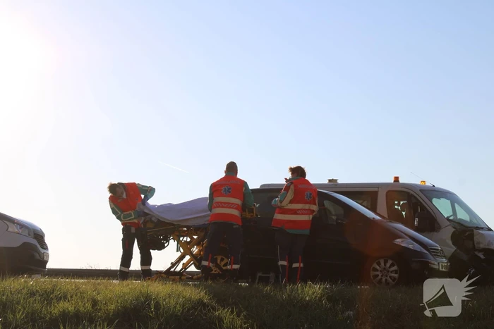 Inzittende bekneld na kettingbotsing