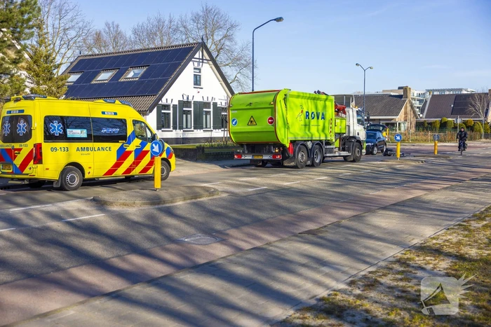 Fietsster gewond bij aanrijding met auto