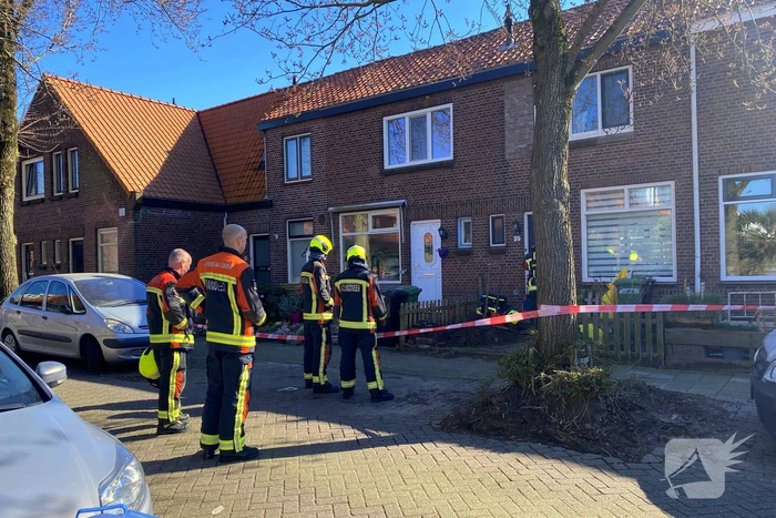 Gasleiding geraakt bij graafwerkzaamheden in voortuin van woning