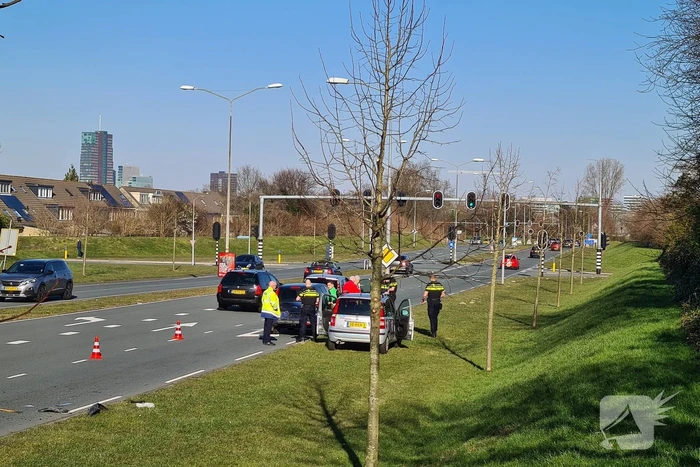 Kop-staart botsing zorgt voor veel schade