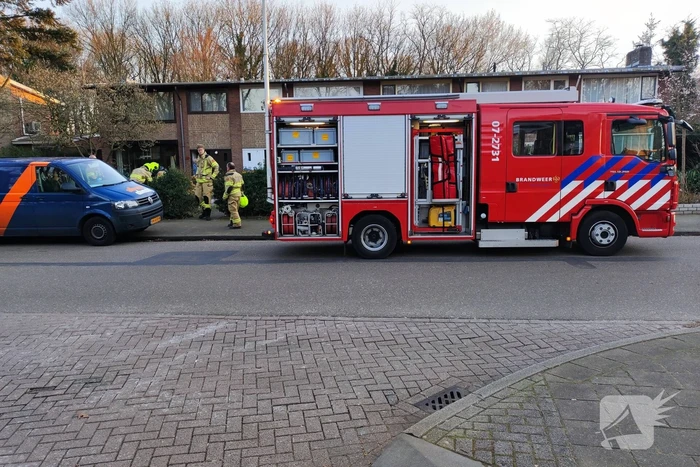 Brandweer verricht metingen bij gaslekkage