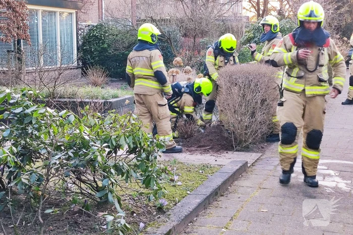 Brandweer verricht metingen bij gaslekkage