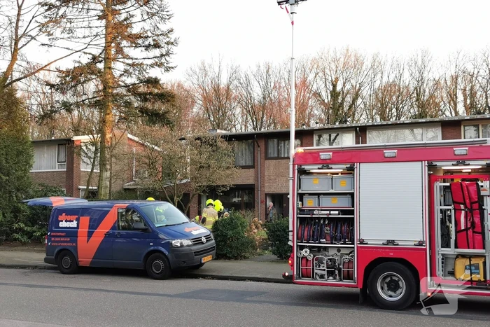 Brandweer verricht metingen bij gaslekkage