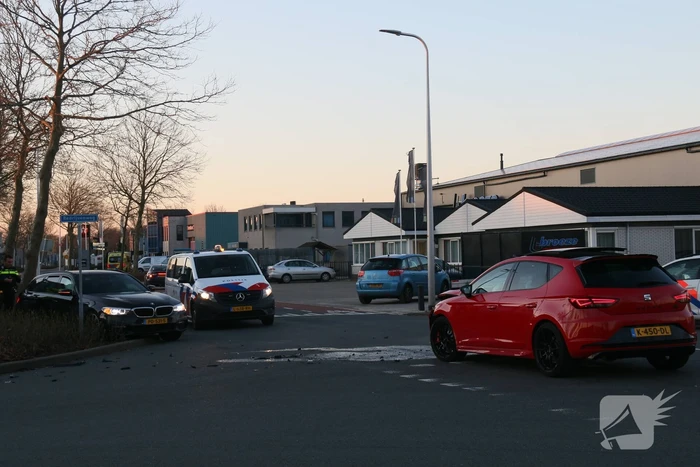 Schade na botsing op kruising