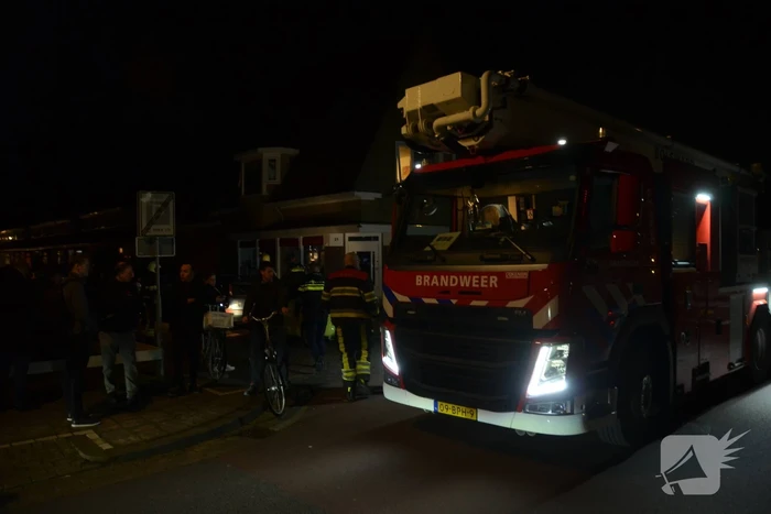 Smeulende koelkast in woning