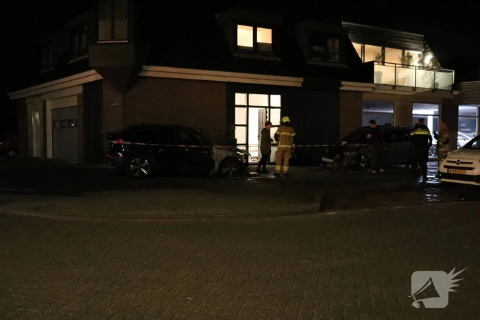 Auto's lopen forse schade op vanwege brand