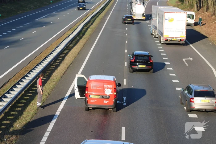 Taxi en bestelbus betrokken bij kop-staart botsing
