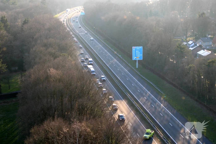 Taxi en bestelbus betrokken bij kop-staart botsing