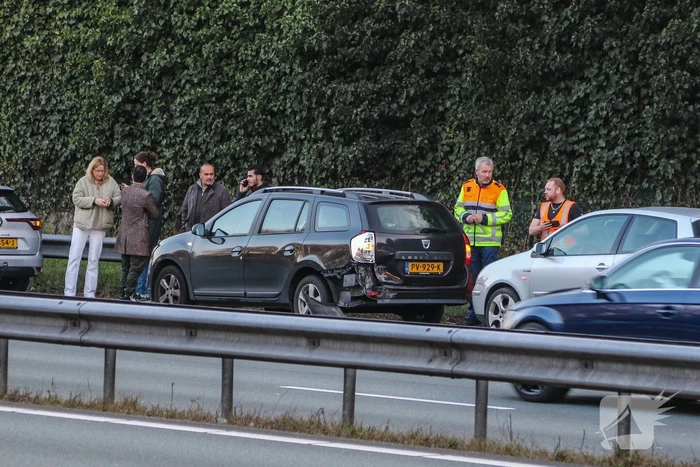Vijf auto's betrokken bij ongeval op snelweg