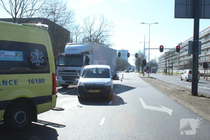 Drie voertuigen betrokken bij botsing