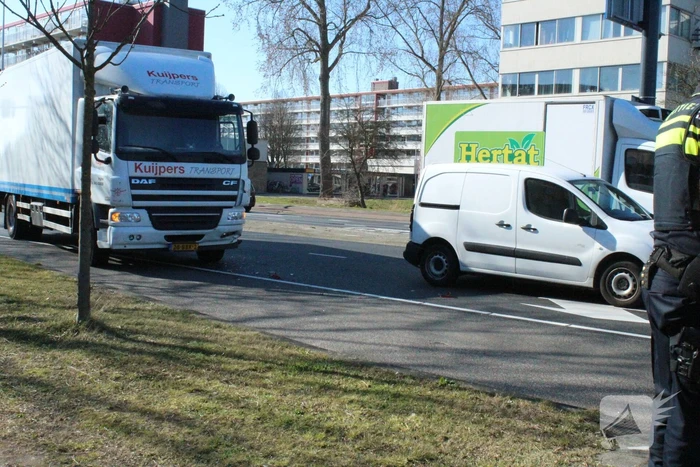Drie voertuigen betrokken bij botsing