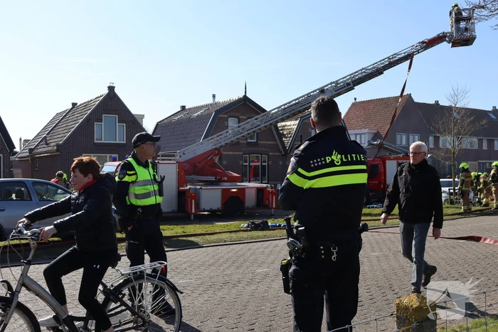 Uitslaande brand richt grote schade aan in woonwijk