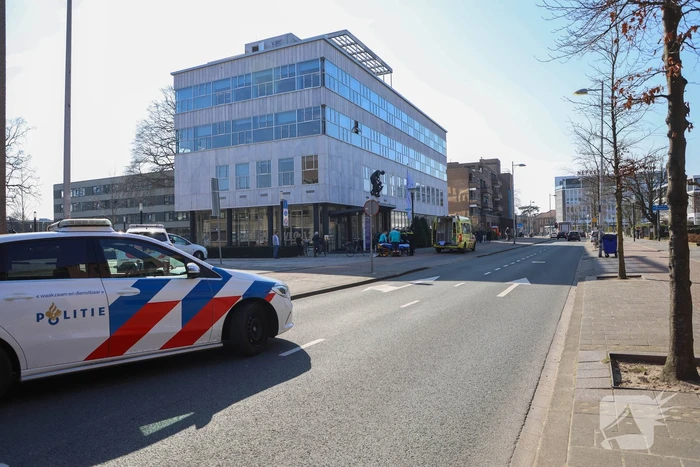 Vrouw raakt gewond bij verkeersongeval