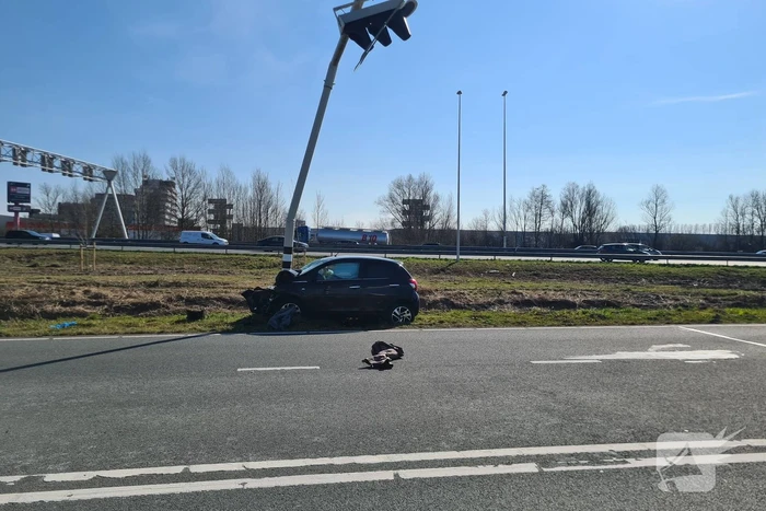Auto total-loss na botsing op stoplicht