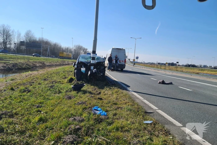 Auto total-loss na botsing op stoplicht
