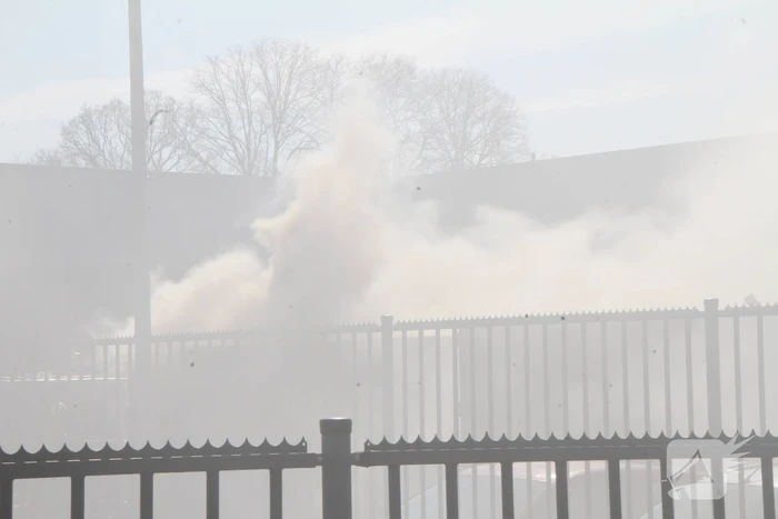 Forse rookontwikkeling bij brand in container