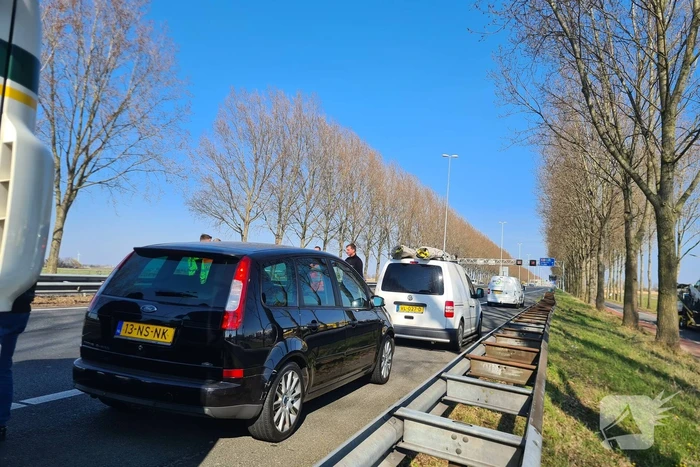 Vijf voertuigen betrokken bij botsing op snelweg