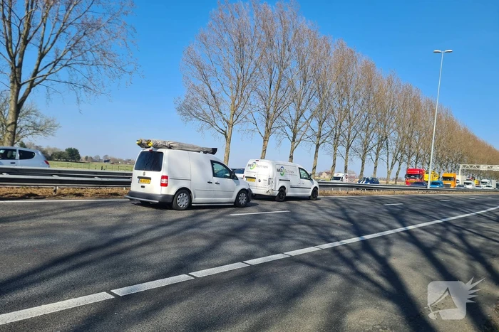 Vijf voertuigen betrokken bij botsing op snelweg