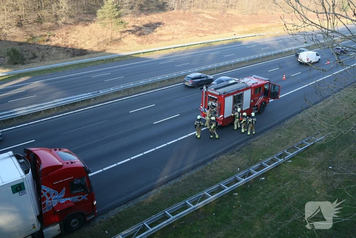 Vrachtwagen gekoeld na vastgelopen remmen