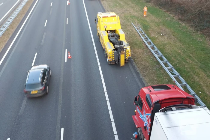Vrachtwagen gekoeld na vastgelopen remmen