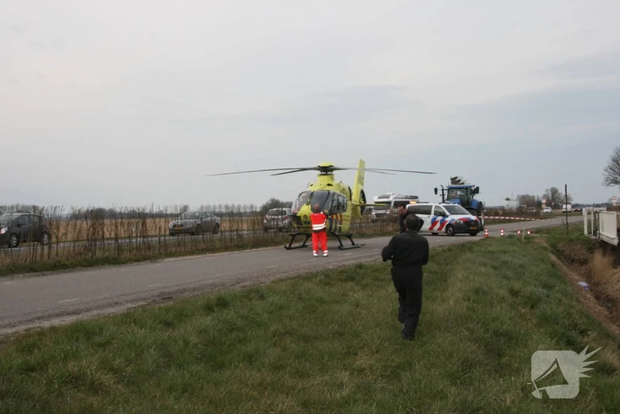 E-biker zwaargewond bij botsing met auto