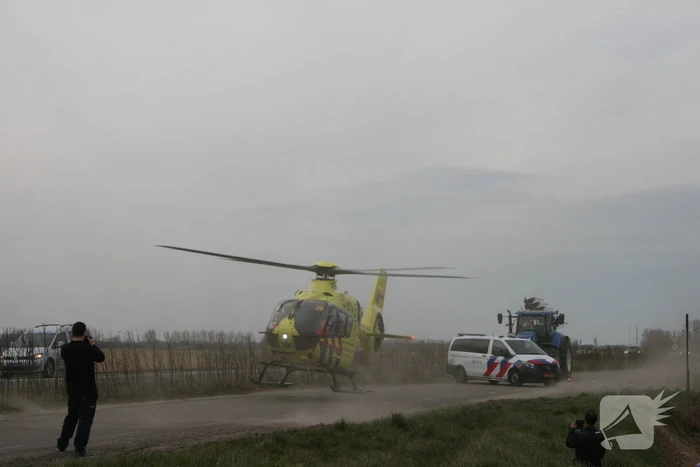 E-biker zwaargewond bij botsing met auto