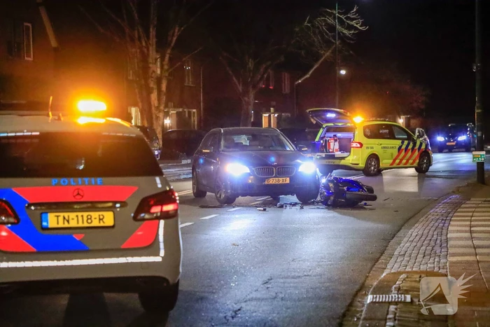 Motorrijder gewond bij botsing met auto