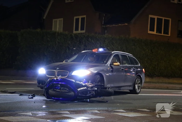 Motorrijder gewond bij botsing met auto