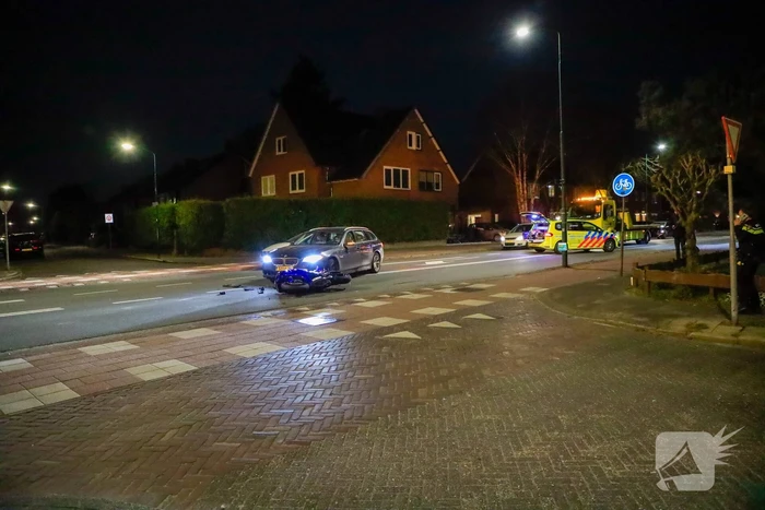 Motorrijder gewond bij botsing met auto