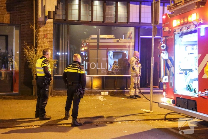 Rookontwikkeling vanwege brand in restaurant Tollius