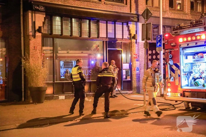 Rookontwikkeling vanwege brand in restaurant Tollius