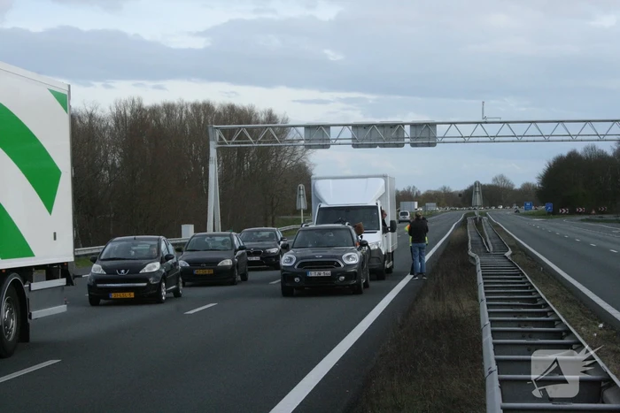 Flinke file door storing in brug